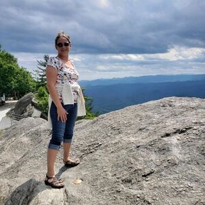 Meet your Posher, Jennifer